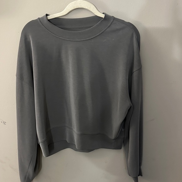 lululemon athletica Tops - Lululemon green soft stream crew neck! Size 6 no flaws